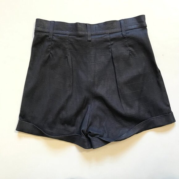 SPRWMN Deep Pleat Trouser Leather Shorts Womens Small Navy Blue High Rise Cuffed - Picture 9 of 11